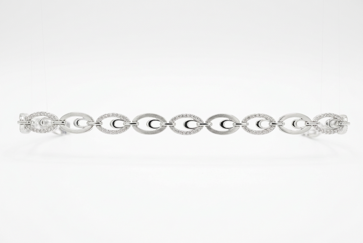 18K WHITE GOLD DIAMOND BRACELET