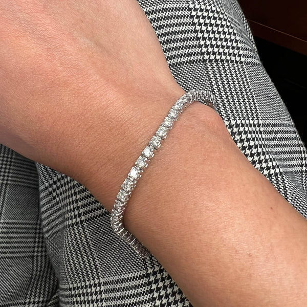 14K White Gold Diamond Tennis Bracelet - Jewelry Design Gallery of East Windsor